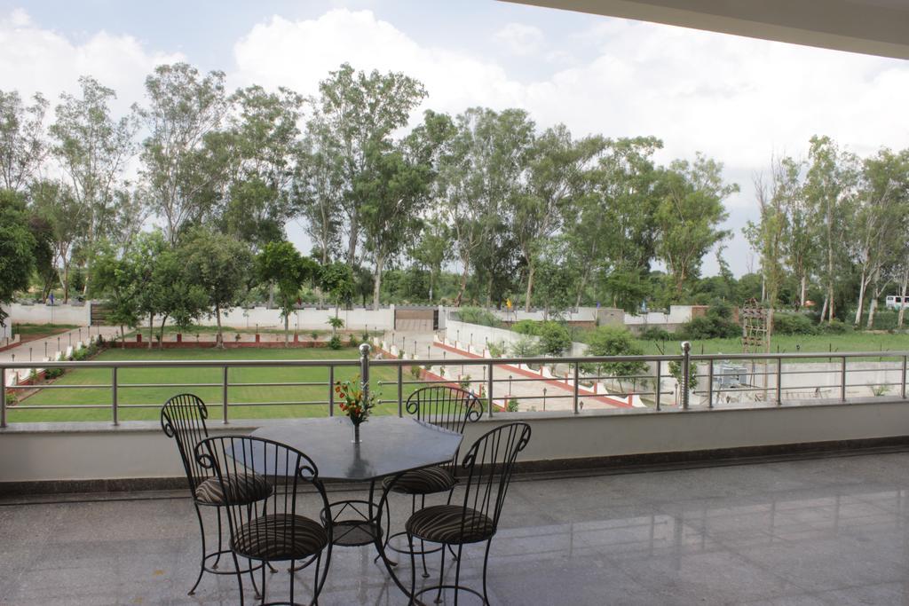 Geetanjali Hotel & Motel Bharatpur Eksteriør bilde